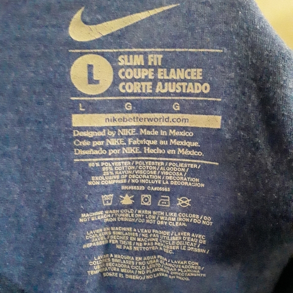 Nike Womens(L) MLB Toronto Blue Jay Vneck Teeshirt - Picture 11 of 11